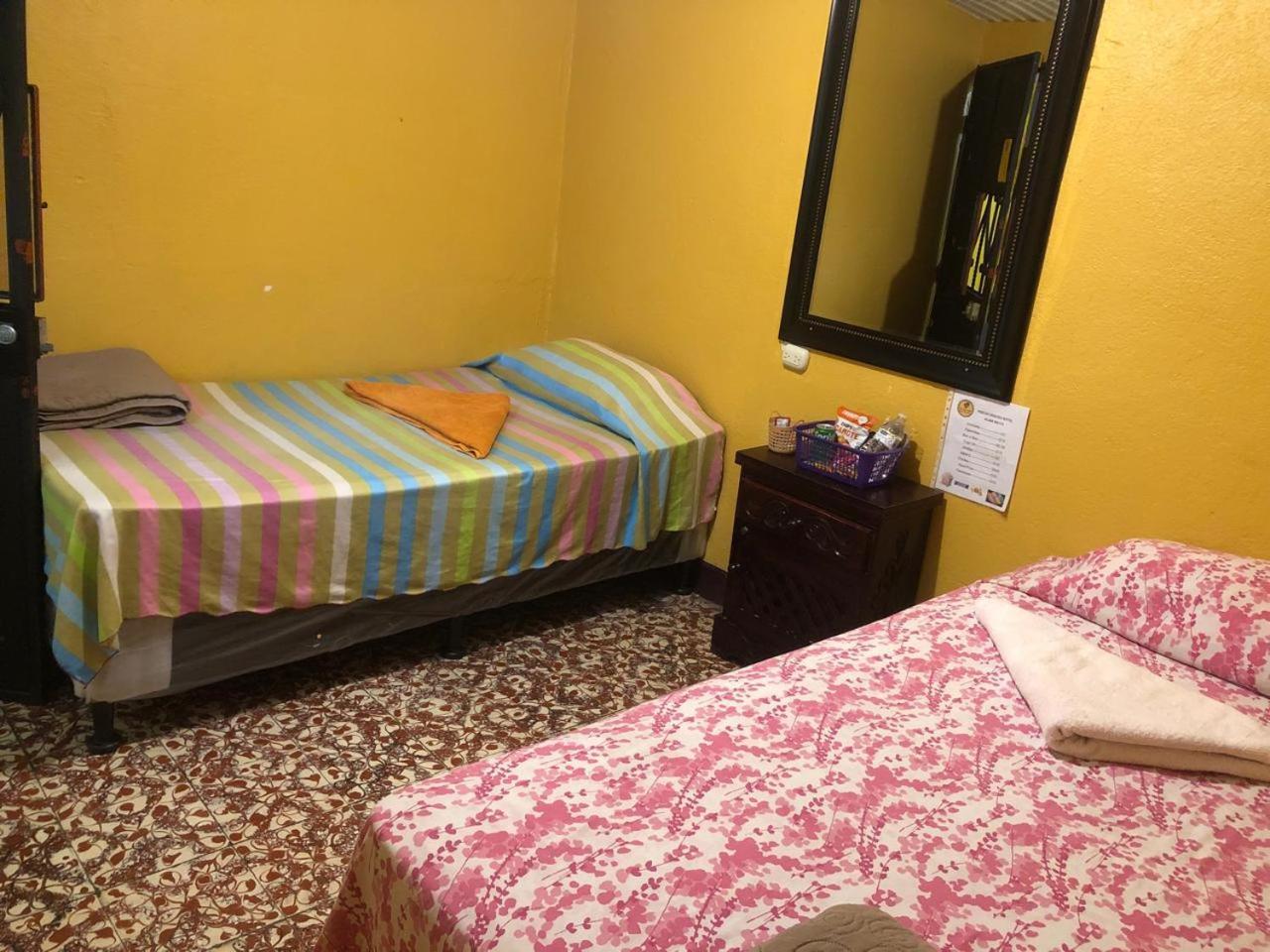 Hotel Alma Maya Антигуа-Гватемала Экстерьер фото